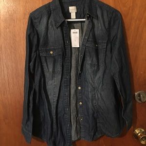Chicos denim shirt light Button down measurements are as followed bust 19 inches
